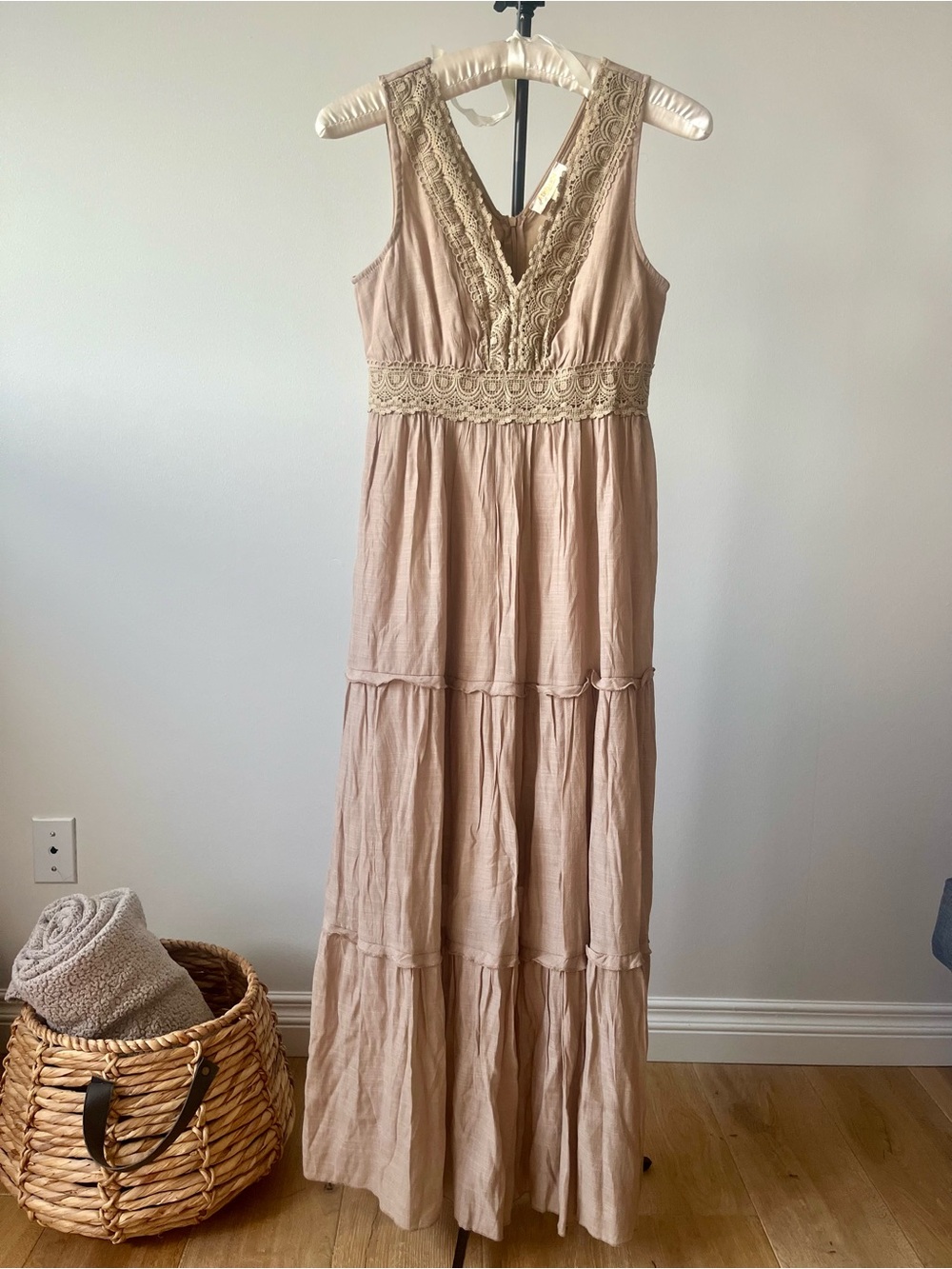 Rebellion Cottagecore Boho Taupe Crochet Lace-Trim Tiered Maxi Dress US M ✨NWT - Picture 2 of 16